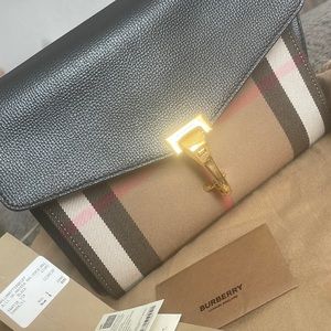 MACKEN BURBERRY